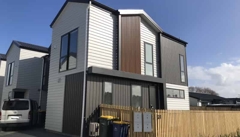 1/21 Akoranga Dr, Northcote