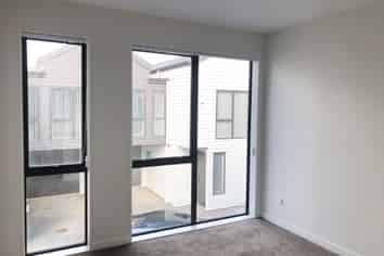 1/21 Akoranga Dr, Northcote