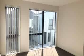 5/21 Akoranga Dr , Northcote