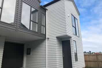 5/21 Akoranga Dr , Northcote