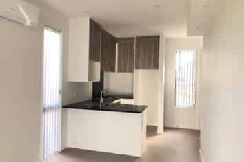 5/21 Akoranga Dr , Northcote