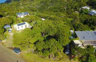 12 Moana View Road, Great Barrier Island