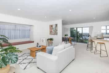 63 Bartholomew Drive, Grandview Heights