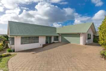 63 Bartholomew Drive, Grandview Heights