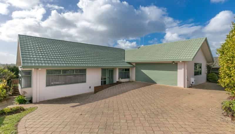 63 Bartholomew Drive, Grandview Heights