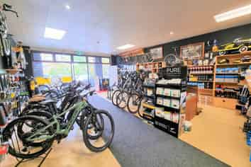 SILVERDALE - RETAIL/OFFICE