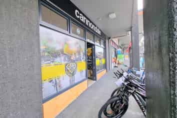 SILVERDALE - RETAIL/OFFICE