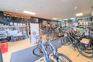 SILVERDALE - RETAIL/OFFICE