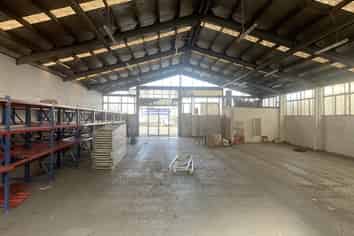 Affordable warehouse with yard - 1,000sqm 