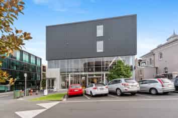 MODERN CORNER FREEHOLD