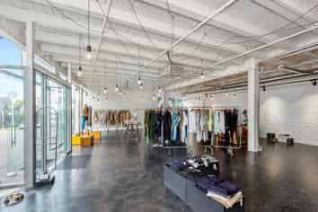 MODERN CORNER FREEHOLD