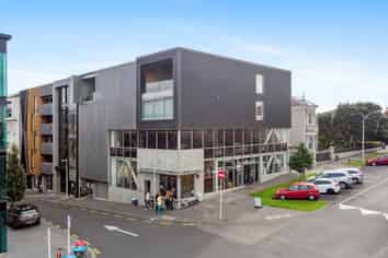 MODERN CORNER FREEHOLD