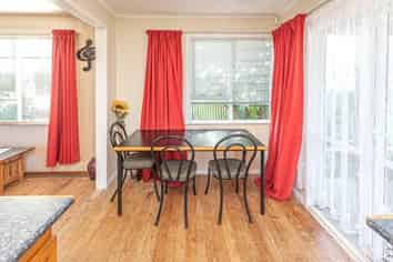 12 Ashton Terrace, Castlecliff