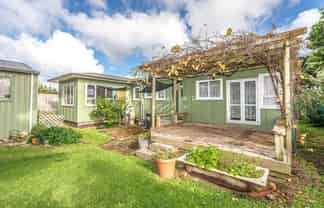 12 Ashton Terrace, Castlecliff