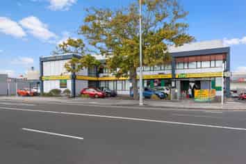 Substantial Papatoetoe Real Estate with Income