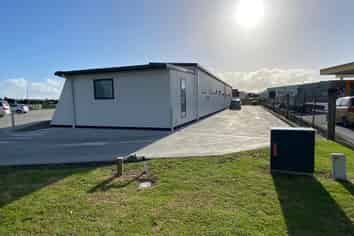 Modern new office/retail space in central Paraparaumu