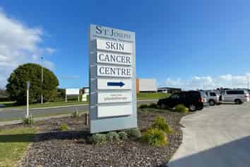 Modern new office/retail space in central Paraparaumu