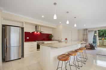 8 Jessie Rise, Riverhead