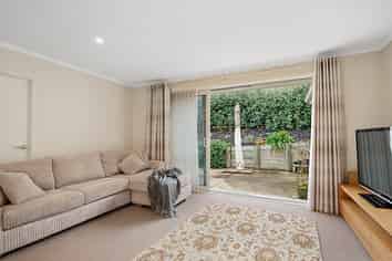 8 Jessie Rise, Riverhead