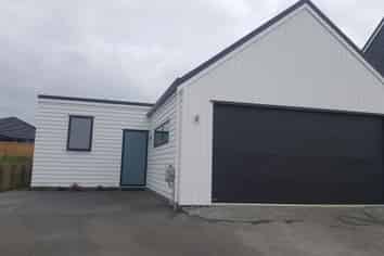 22 Dinning Road, Riverhead