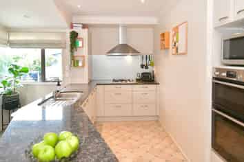 98 The Circle, Manly