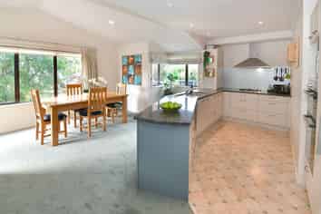 98 The Circle, Manly