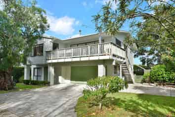 98 The Circle, Manly