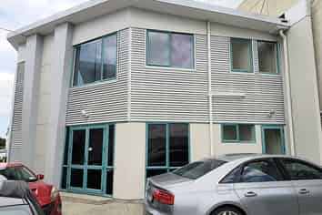 LINCOLN NORTH - OFFICE SUITE