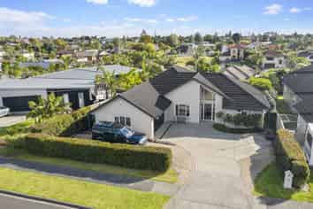 62 Intrepid Crescent, Beachlands