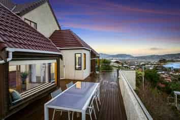 50 Cliffs Road, Saint Clair