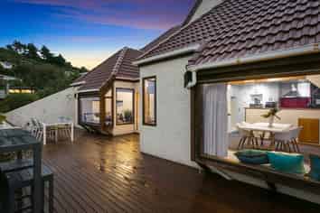 50 Cliffs Road, Saint Clair