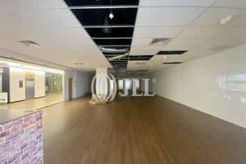 Affordable Newmarket Retail Showroom