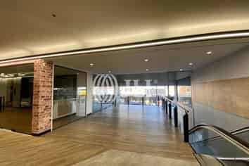 Affordable Newmarket Retail Showroom