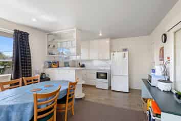 1/364 Worcester Street, Linwood