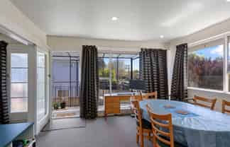 1/364 Worcester Street, Linwood