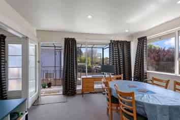 1/364 Worcester Street, Linwood