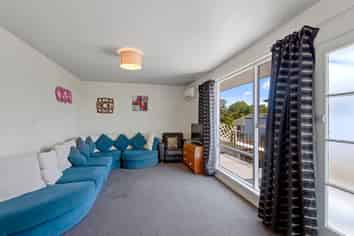 1/364 Worcester Street, Linwood