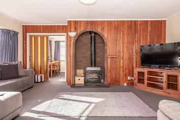 25 Ngahue Cres, Carters Beach