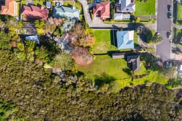 133,137,13 Luke Street East, Otahuhu