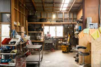 Manutuke Fuel & Store