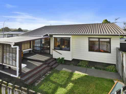 18 Jellicoe Road, Manurewa