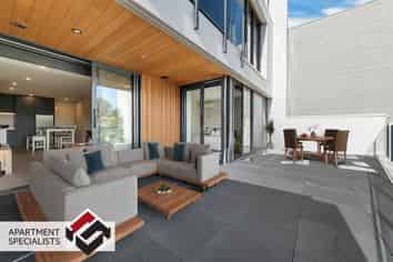 8 Central Road, Kingsland