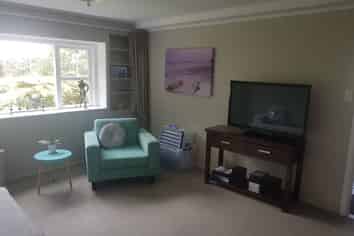 6A Aldersgate Road, Hillsborough