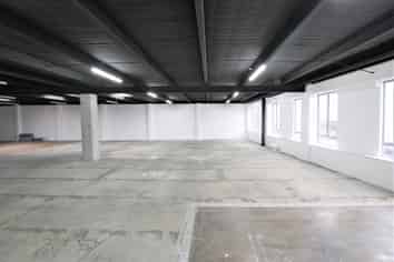 COST EFFECTIVE CENTRAL WAREHOUSE / SHOWROOM