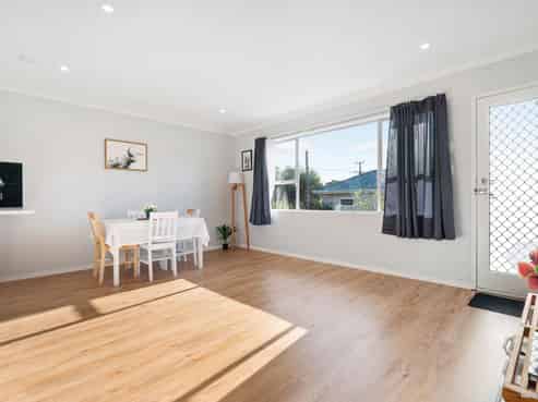 2/138 Richardson Road, Mount Albert