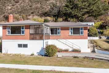 103 Branxholm Street, Roxburgh