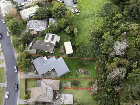 22 Finlow Drive, Te Atatu South