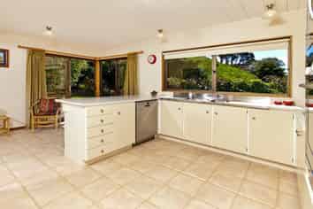 4 Honeysuckle Lane, Mairangi Bay