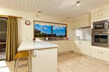 4 Honeysuckle Lane, Mairangi Bay