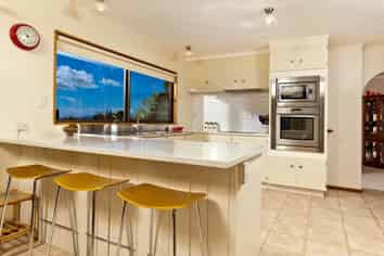 4 Honeysuckle Lane, Mairangi Bay